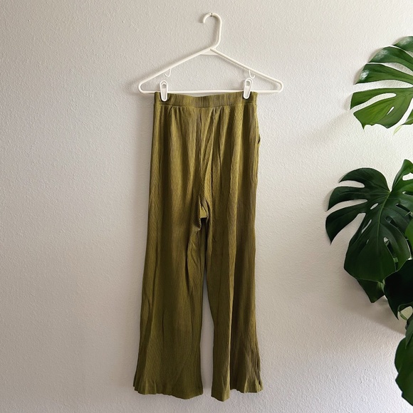 Encircled Comfy Wide Leg Crop in Martini Olive - Picture 1 of 6